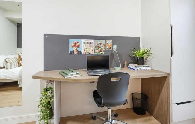 Renfield Street, Glasgow - Image 1